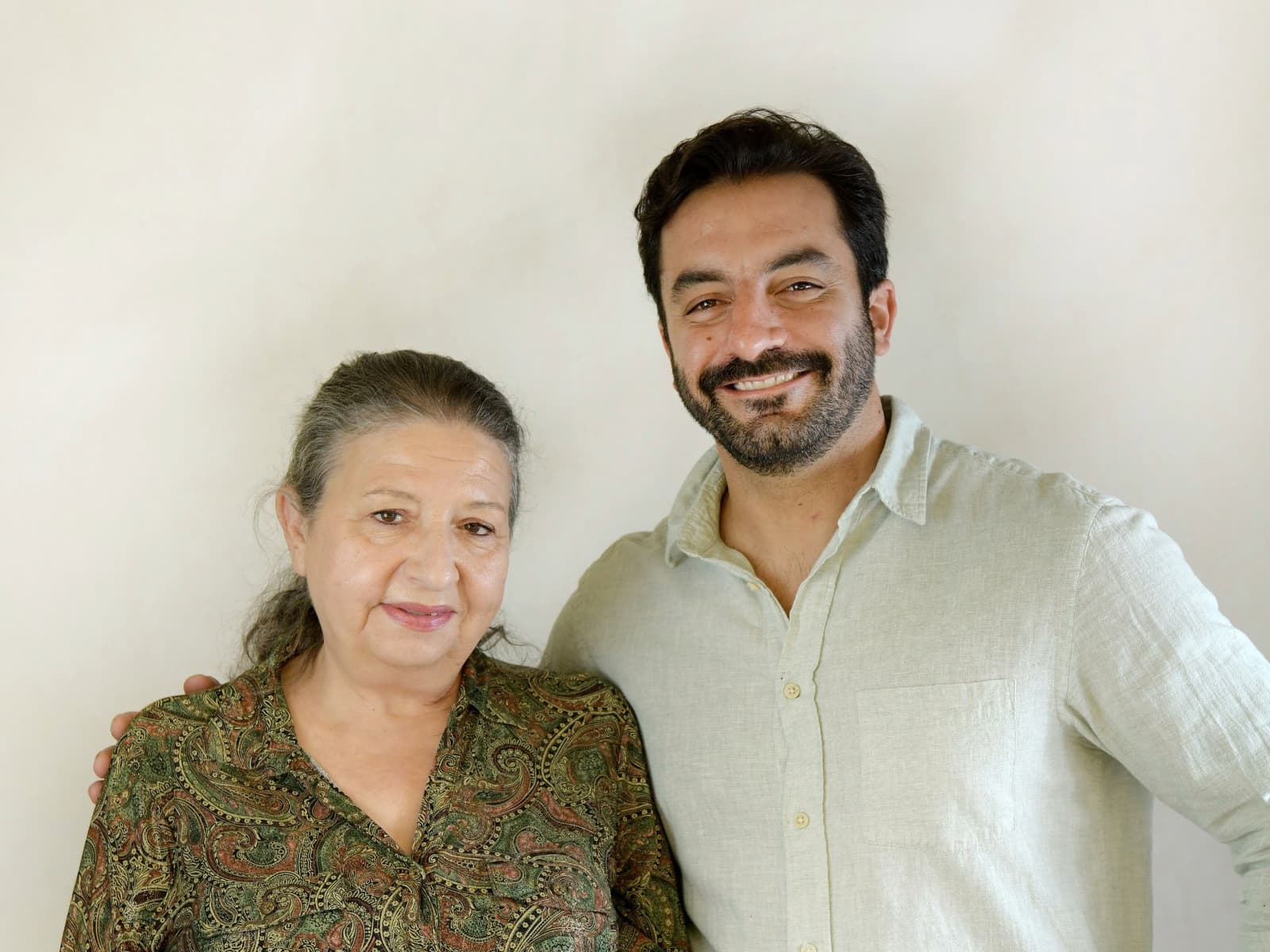 صورة تجمع Marilyn Farhat مع المُحاوِر Ryan Tamoush وSandra Sarrouf