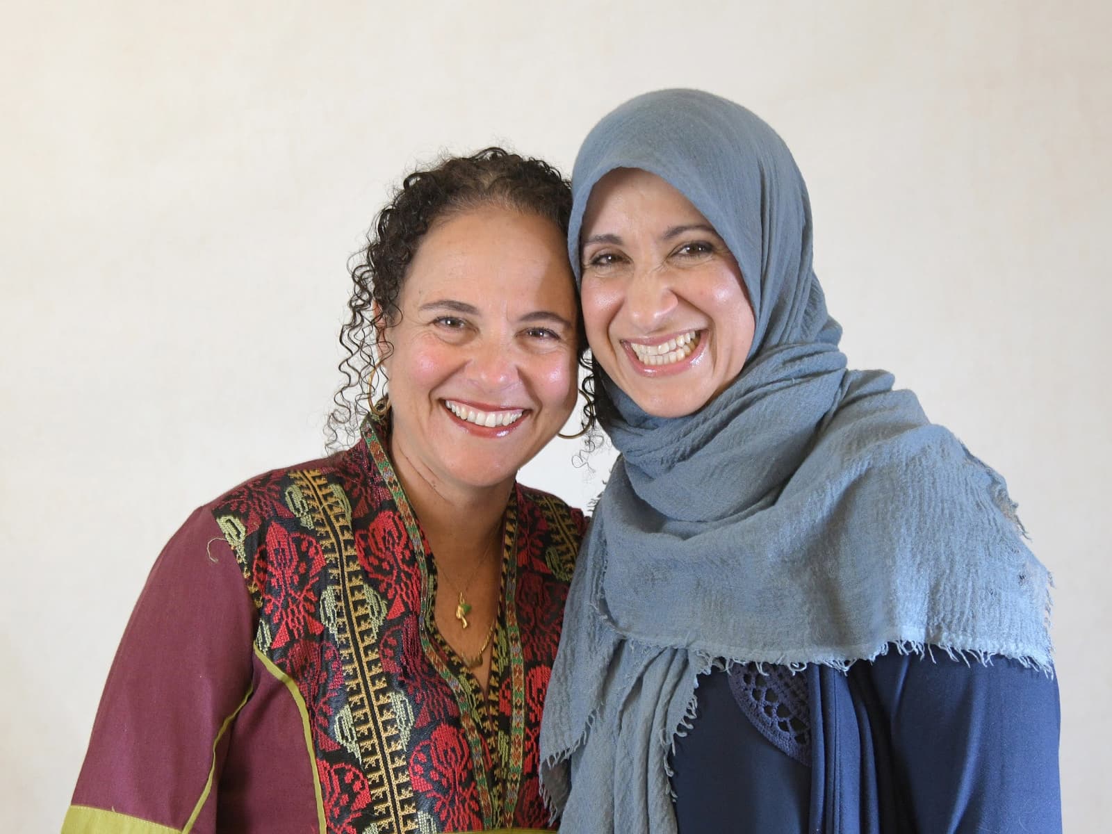 صورة تجمع Sandra Sarrouf مع المُحاوِر Noha Kolkailah